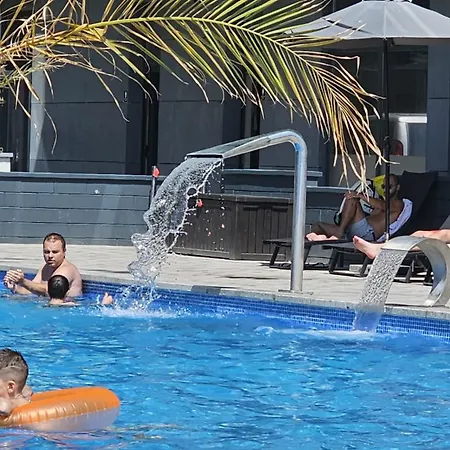 Deluxe Family Studio Beach & Pool Prima Linie La Mare Parking *