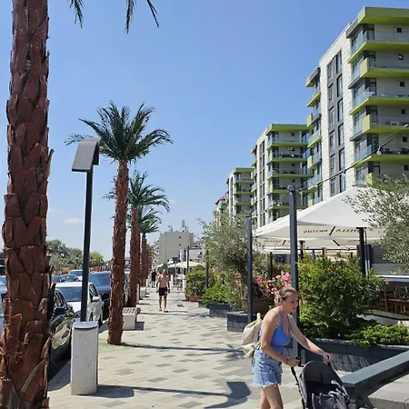 Apartment Deluxe Family Studio Beach & Pool Prima Linie La Mare Parking Năvodari