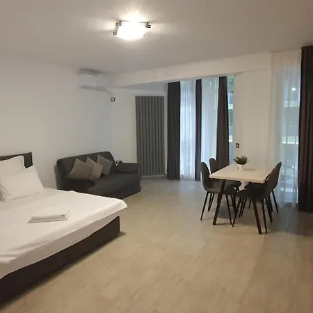 Deluxe Family Studio Beach & Pool Prima Linie La Mare Parking