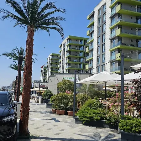 Deluxe Family Studio Beach & Pool Prima Linie La Mare Parking アパート ナボダリ